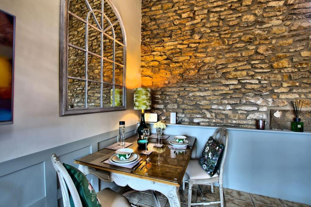 Blacksmith's Barn - Cosy, Chilled & Dog Friendly. Holiday home