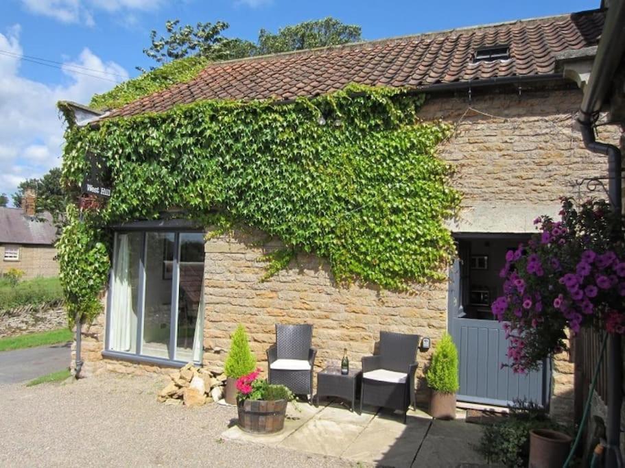 Blacksmith's Barn - Cosy, Chilled & Dog Friendly. Wykeham (Scarborough)